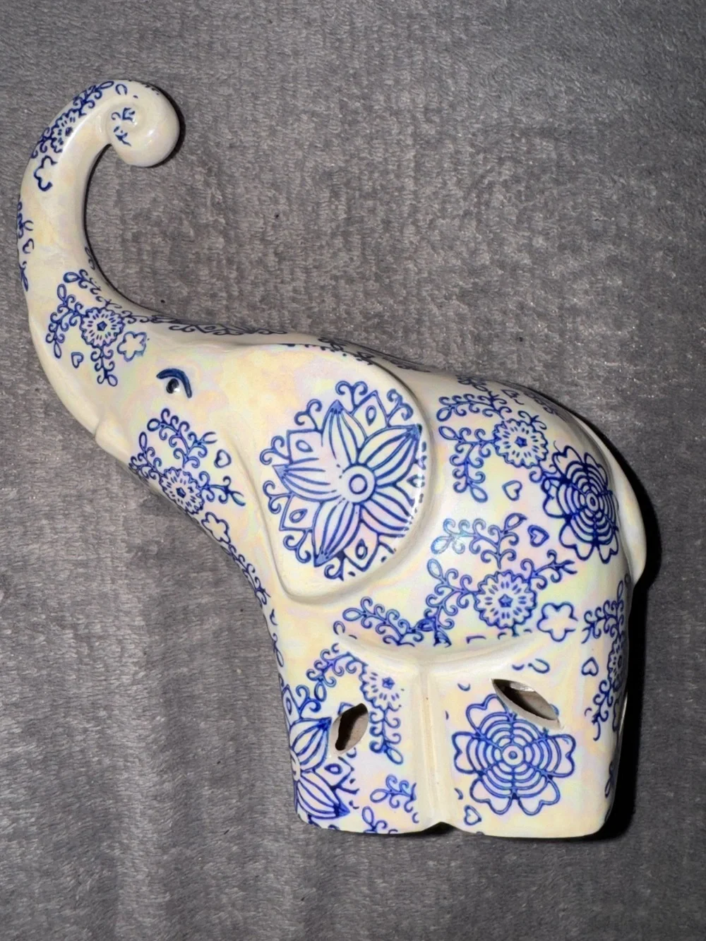 Ceramic Elephant Figurine/Potpourri Holder